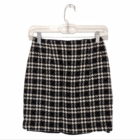 Ann Taylor - Plaid Bouclé Mini Skirt - Picture 1 of 6